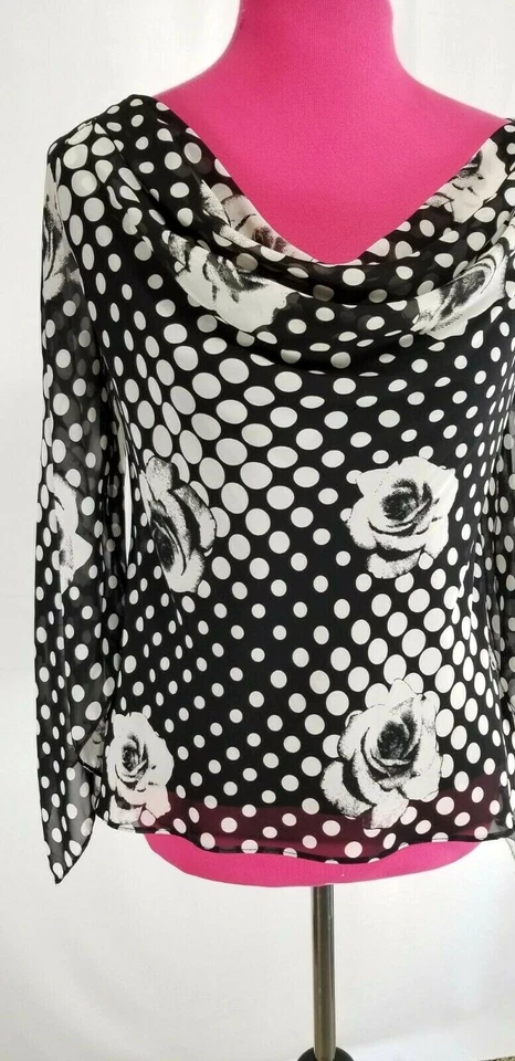 JS Collection 8 码女式黑色白色圆点花卉圆领衬衫 — 第 2/4 张图片