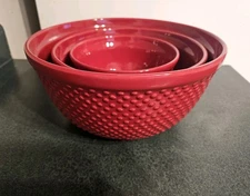 William Sonoma Nesting Hobnail Red 3 Piece Ceramic Mixing Bowl Set