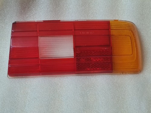 BMW 5er E12 Rückleuchte Rücklicht Glas  5er E12 Original  1361516 / 22066R
