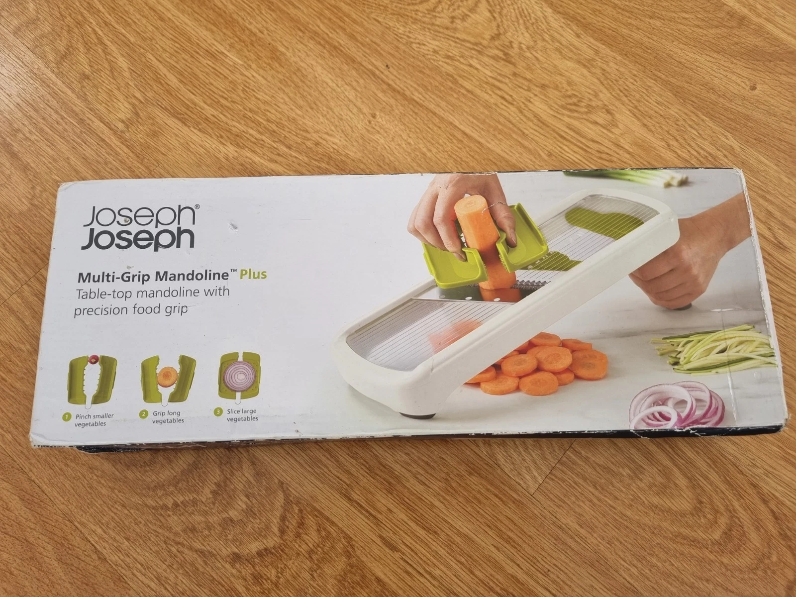 Joseph Joseph Multi-Grip Mandoline Plus Green Table Top with Precision Food Grip
Opens in a new wind