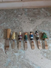 Lot of 7 Misc Cheese Butter Knives Spreaders Christmas Tree Snowman Reindeer SC