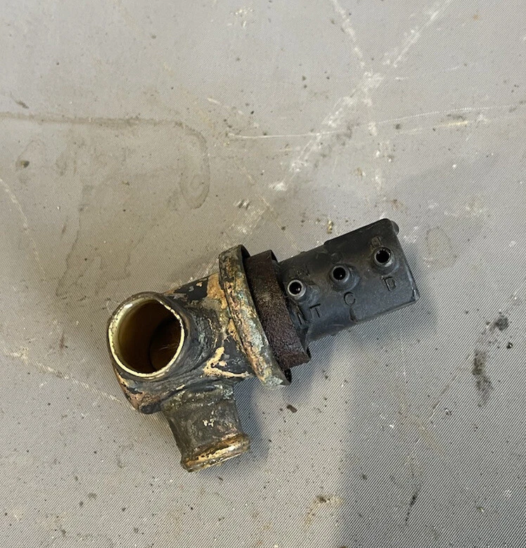 Oldsmobile 425 455 1965 1966 colector de admisión conexión de vacío T calentador manguera OEM Foto 2 de 3