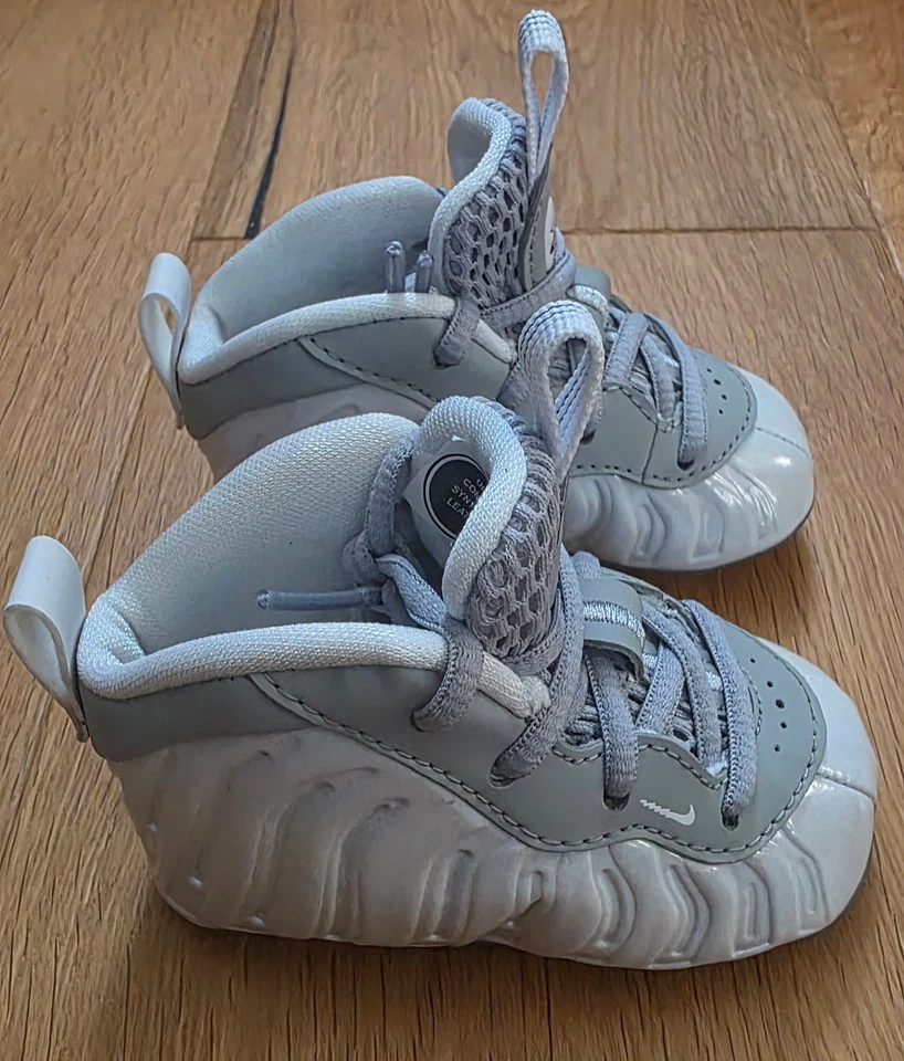 Nike Baby Lil' Posite One KSA (CB) ~ Gris Humo y Blanco ~ Talla 3C Foto 2 de 4