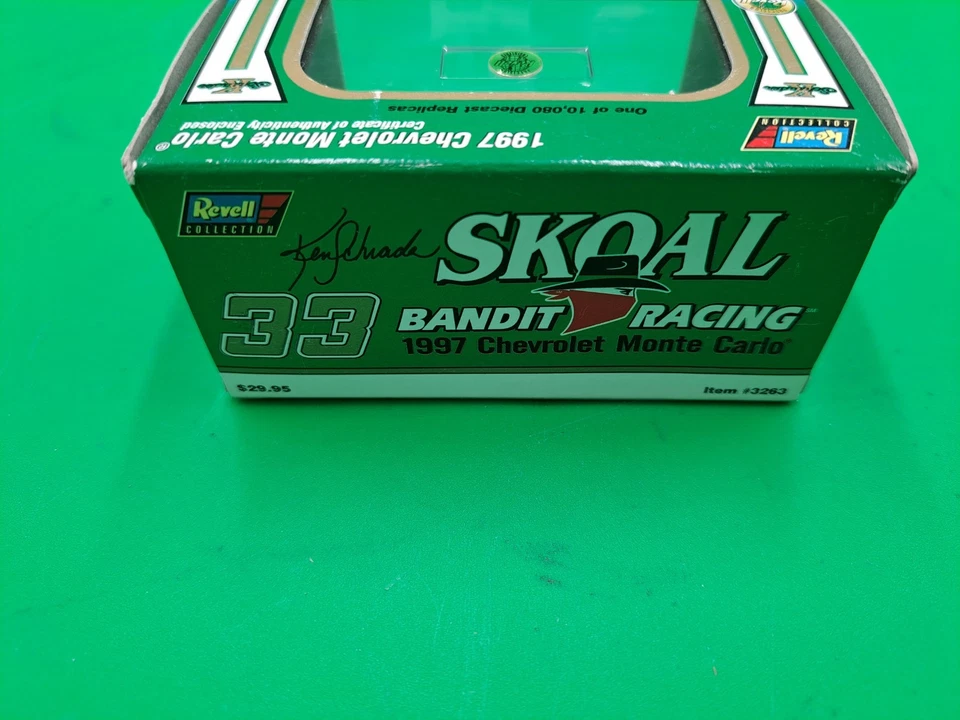 1997 #33 Ken Schrader Skoal Bandit Racing Chevrolet Monte Carlo 1:64 Revell - Image 4 of 4