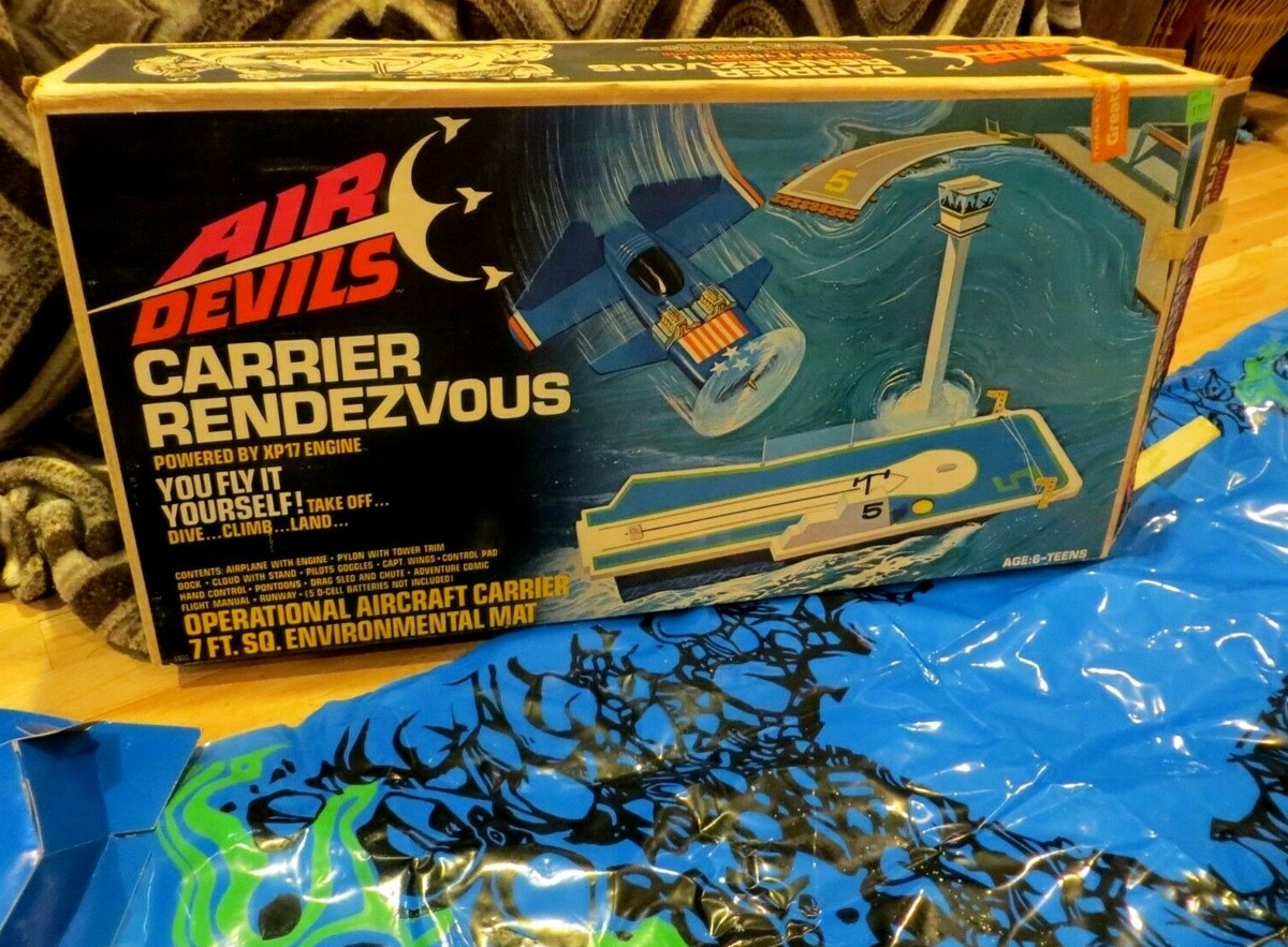 VINTAGE 1972 HASBRO AIR DEVILS CARRIER RENDEZVOUS PLAYSET WITH BOX