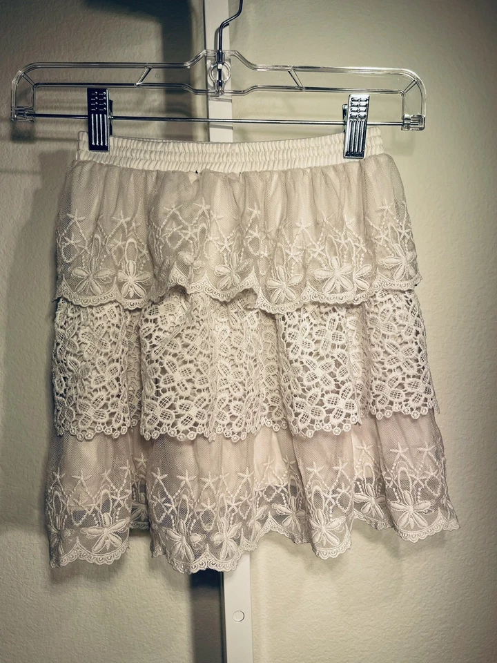 Falda Niña Y2K Volantes En Niveles Encaje En Capas Marfil Romántica Floral Talla Mediana Foto 2 de 4