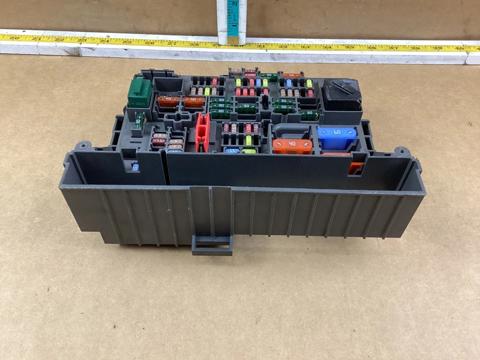 2007-2013 BMW 328i E90 Front Power Distribution Fuse Box 9119444 OEM - Image 2 of 4