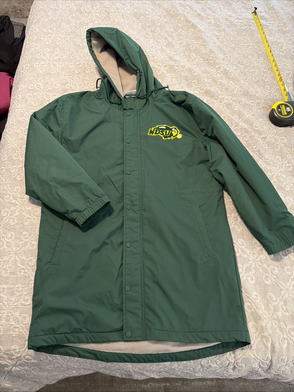 north dakota state U Bison Small green long thermal hooded coat