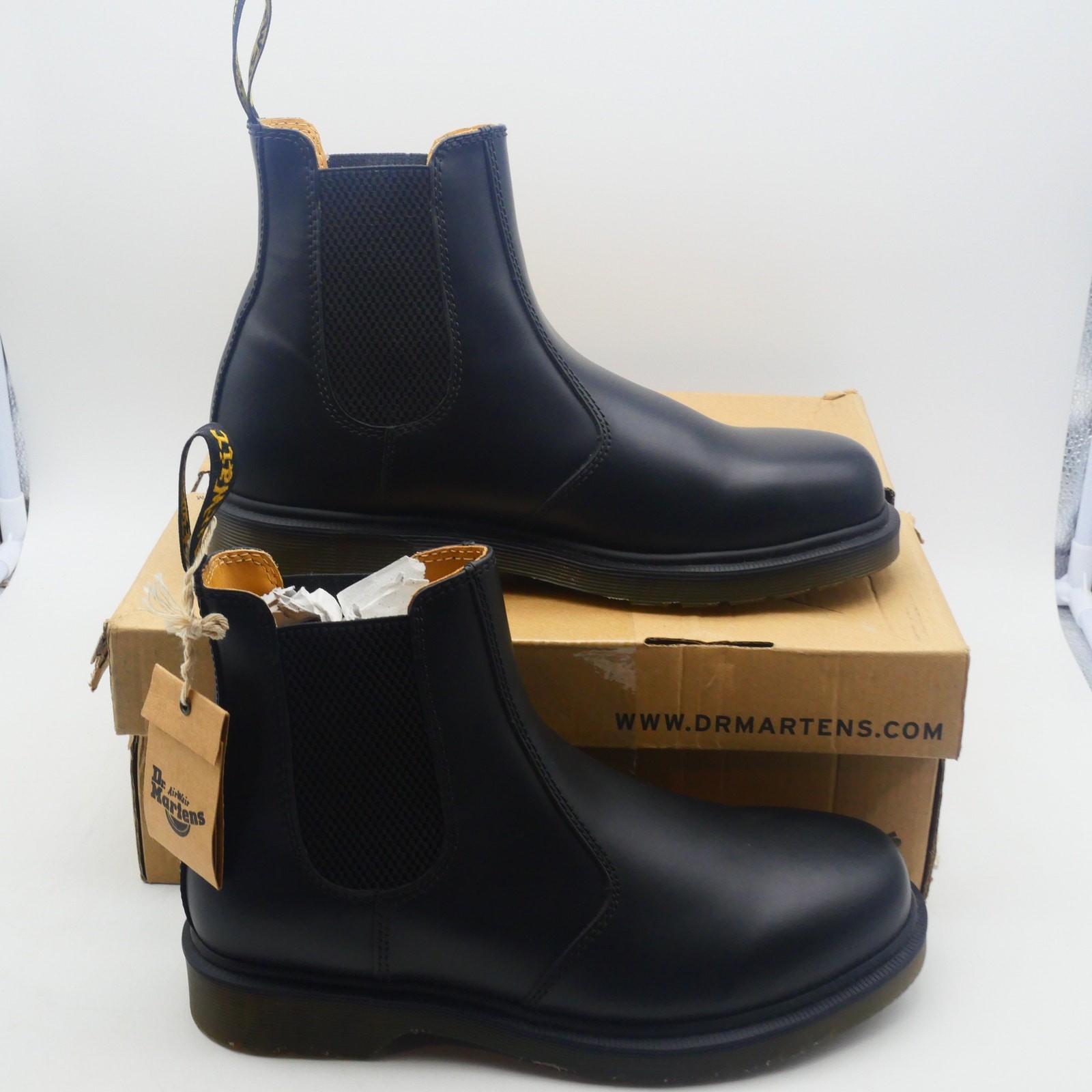 NEW Doc Dr. Martens Black 2976 Chelsea Boots Black Leather Women's 9 thumbnail 4