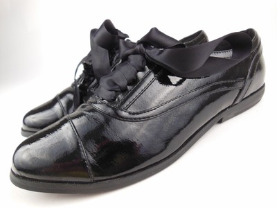 volatile brand shoes