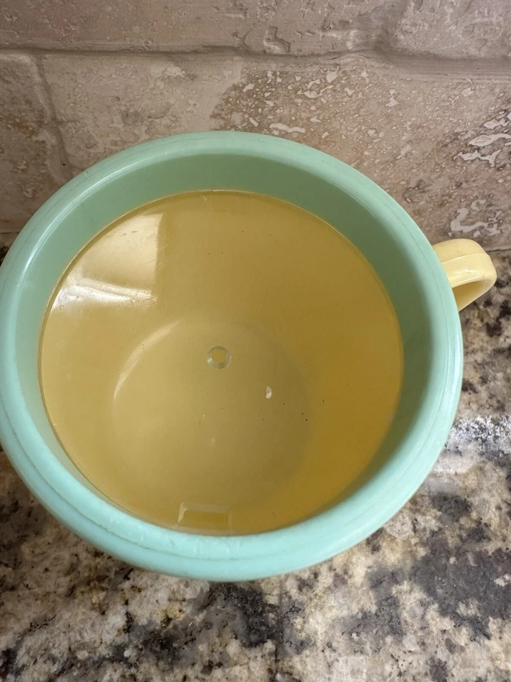 Copo vintage Tommee Tippee Sippy parte inferior ponderada década de 1960 copo infantil urso - Imagem 2 de 4