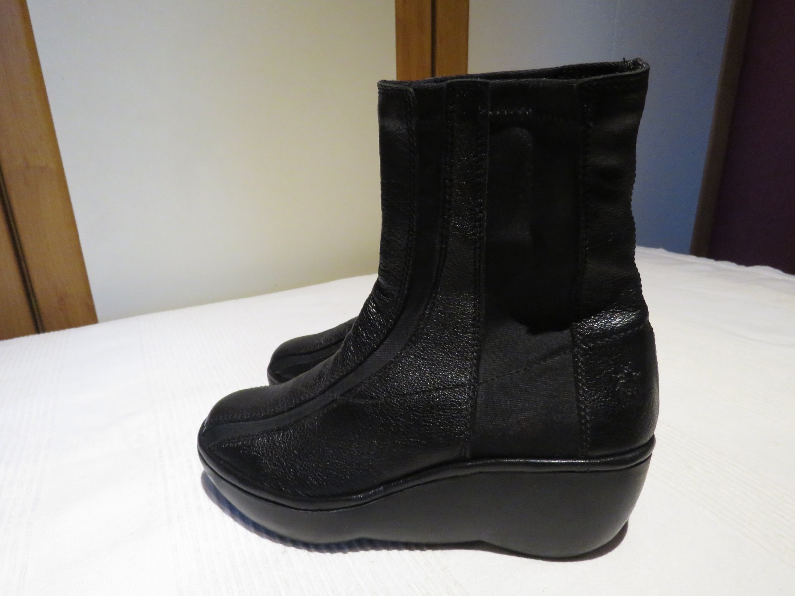 FLY LONDON BLACK LEATHER PLATFORM WEDGE PULL ON ANKLE BOOTS UK 4 EUR 37 RRP £145 image 4
