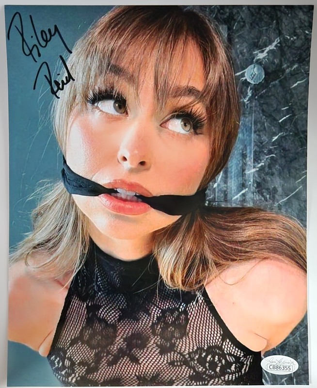 Riley Reid Signed 8x10 Authentic  Photo - Autograph with Tamper Proof JSA