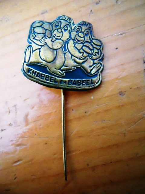 Walt Disney Productions 1960 Netherlands Knabbel Babbel Chip Dale BLUE stick pin