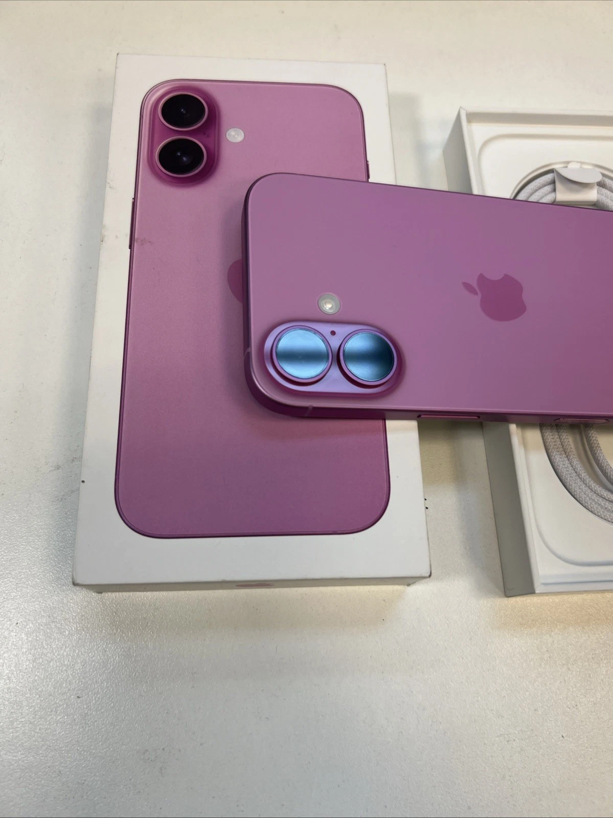 iPhone 16 128GB — Open Box, Unused (AT&T Locked) thumbnail 11