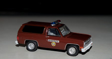 Greenlight 1981 Chevrolet K-5 Blazer - Sheriff Brown 1/64 Diorama Replica