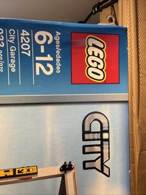 LEGO City Garage (4207, 933 pieces, 2012) New (old stock) Retired