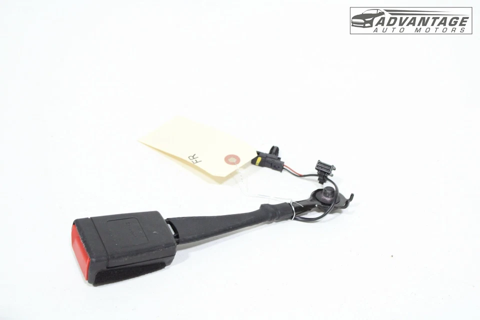 Chevrolet Camaro 2016-2024 hebilla de cinturón de seguridad del lado del pasajero delantero derecho OEM Foto 3 de 4