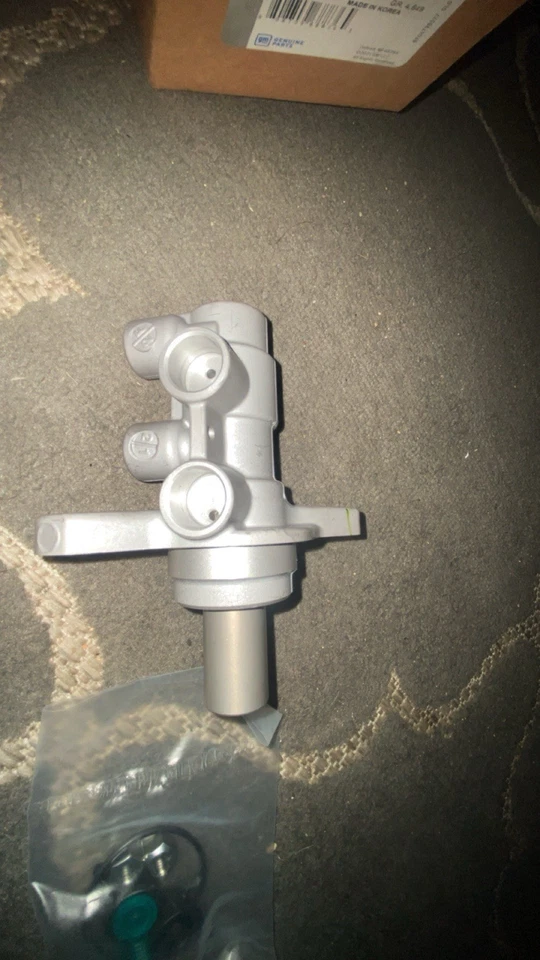 Cilindro maestro de freno Foto 2 de 4