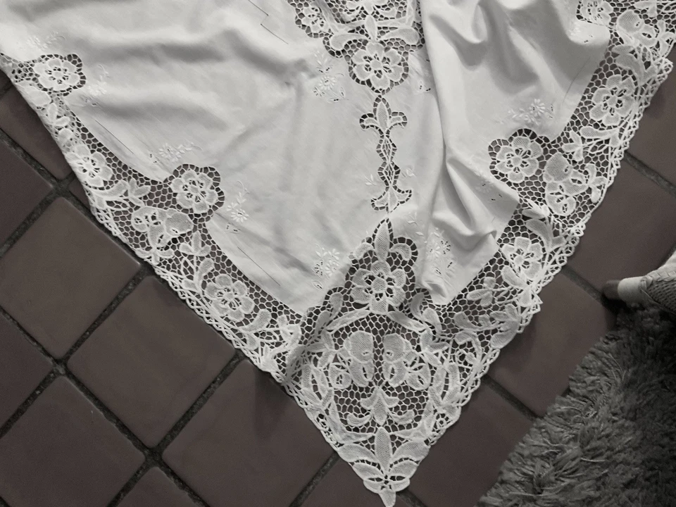 Linge Ancien NAPPE De Mariage Brodée Et Dentelle Point Irlandais À L’aiguille - Photo 4/4