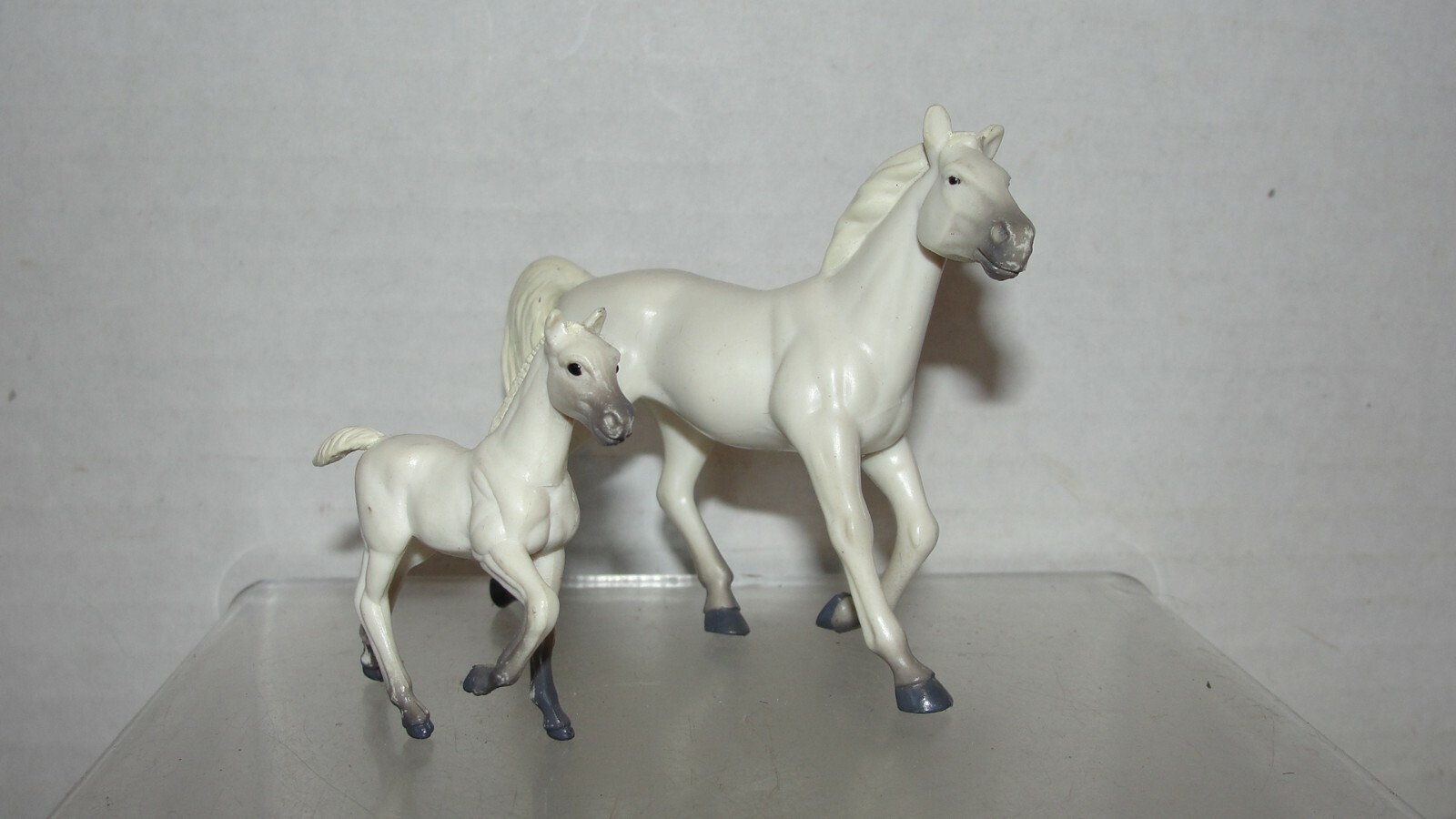 SMALL 3" ERTRL WHITE MARE & FOAL TOY HORSES eBay
