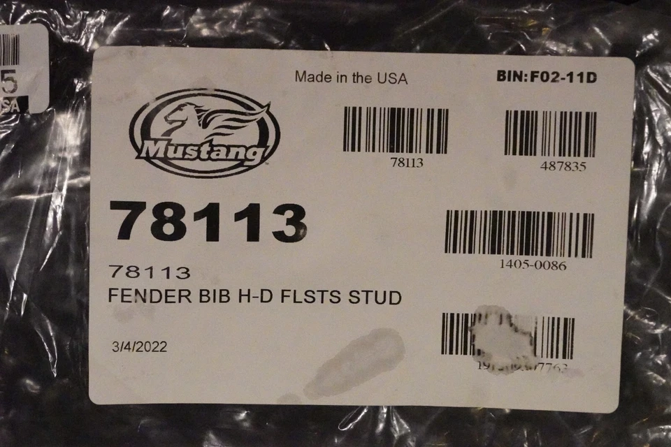 Babero guardabarros Mustang 78113 para asiento individual tachonado para Harley Softail 00-11 27335 Foto 4 de 4
