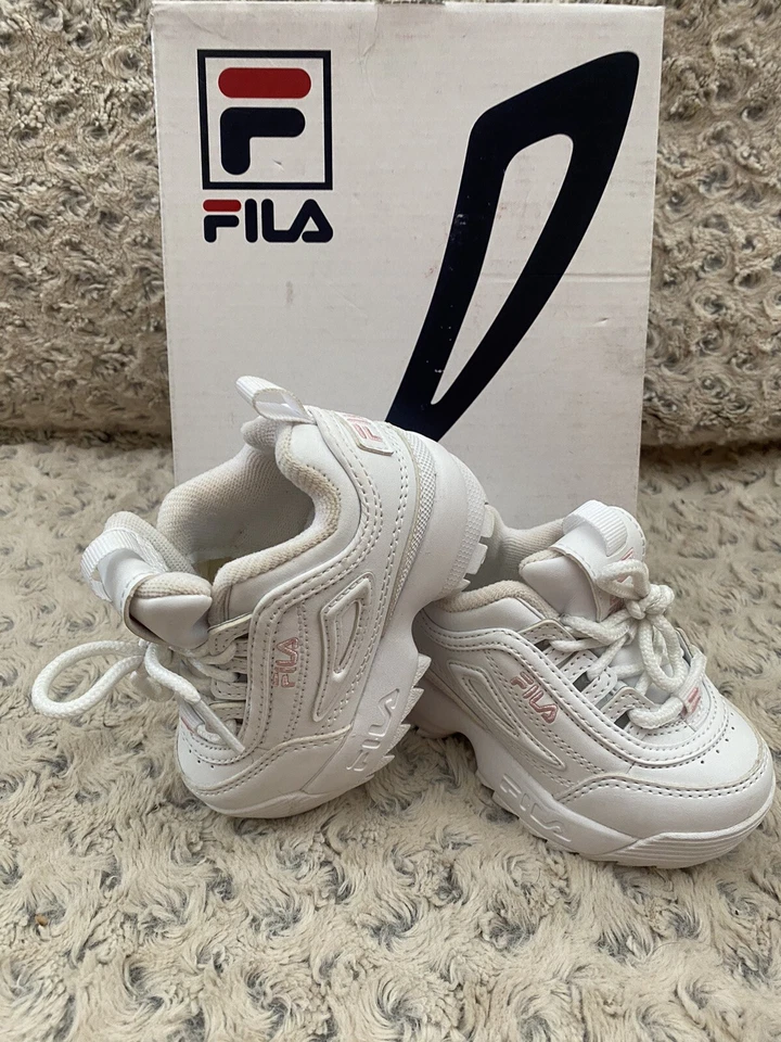 Fila Disruptor 2 Infant’s Size 5 Pre-owned Lace Up White w/pink Stitch Fila Logo - Image 2 of 4