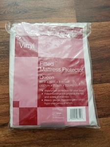 NEW Vinyl Fitted Mattress Protector Queen Bed Bath and ...