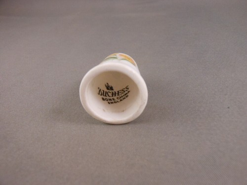 Vtg Dutchess England Bone China Green Yellow Flowers Floral Sewing Thimble - Picture 5 of 6