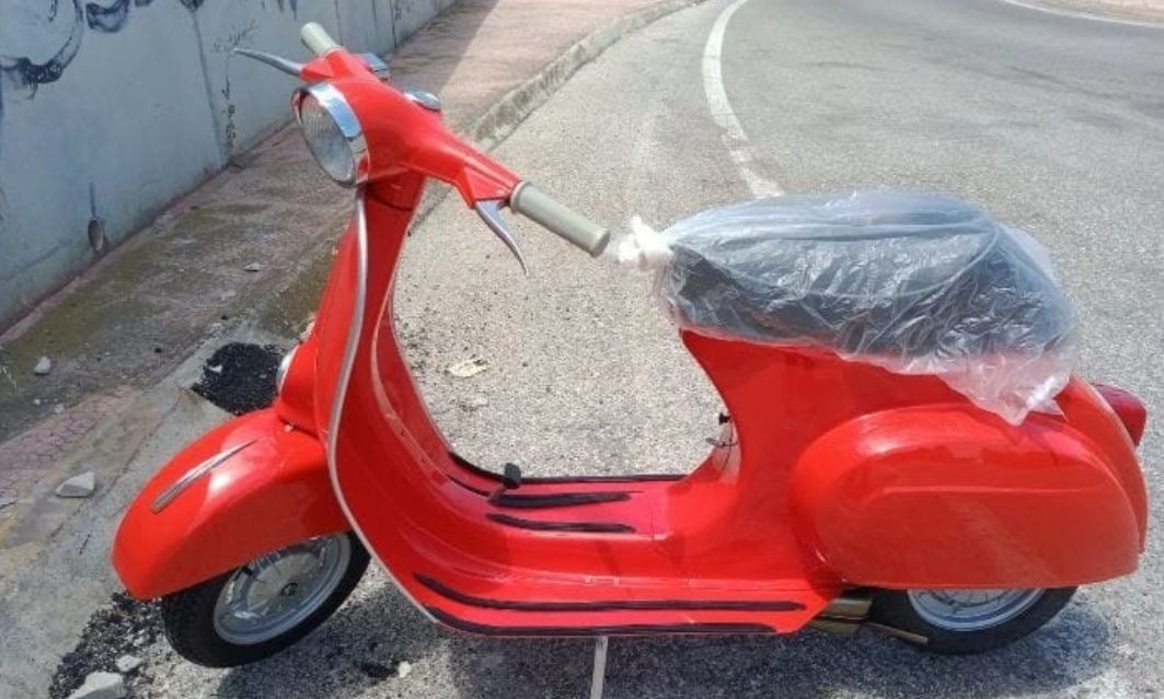 Vespa 50 R Mai Usata foto 2