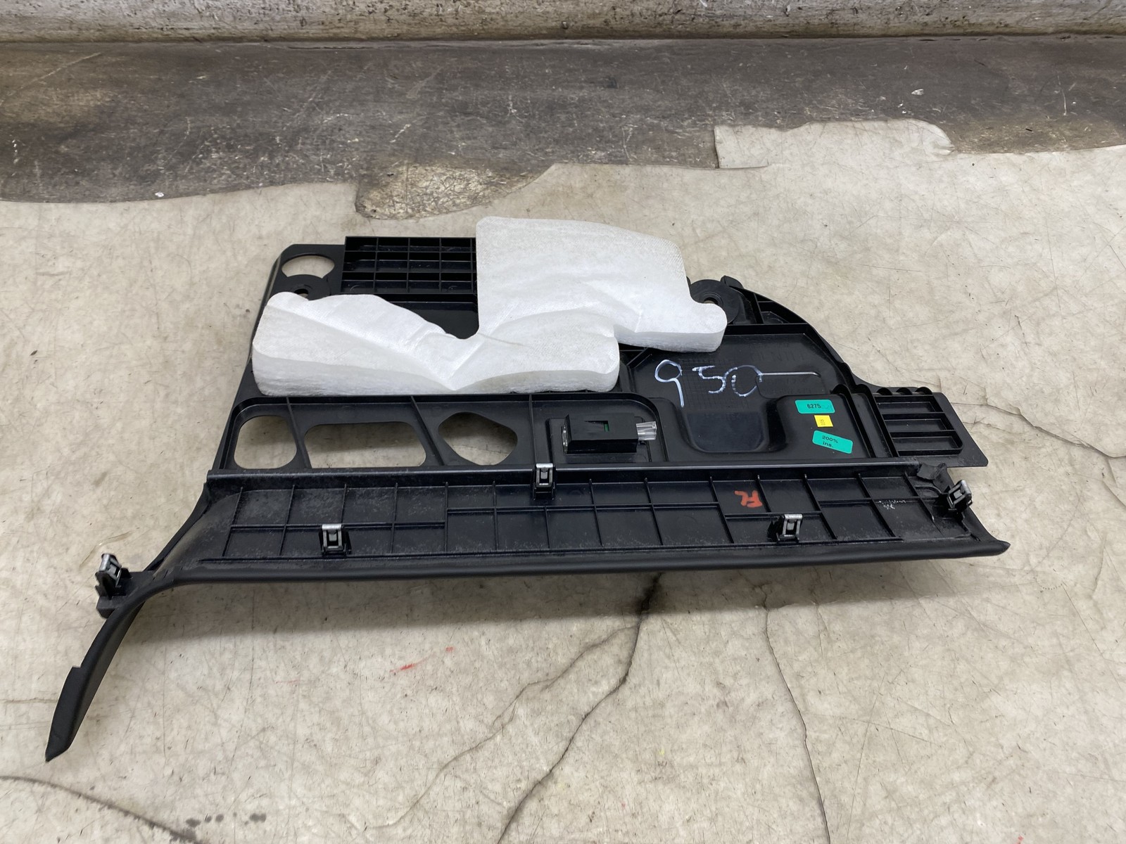 2015-2020 BENTLEY BENTAYGA OEM FRONT RIGHT DASH LOWER KICK PANEL TRIM 36B857234