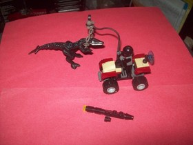 LEGO DINO SET $ 7473 STREET SPRINTER VS MUTANT LIZARD OR #7294 DINO QUAD