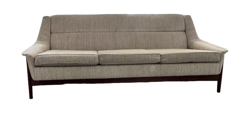 SOFÁ DANÉS MODERNO DE COLECCIÓN DE FOLKE OHLSSON para DUX MID CENTURY TRES COJINES Foto 3 de 4