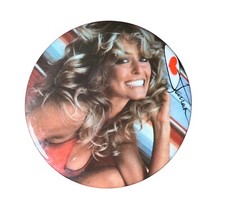 Vintage 1977 Farrah Fawcett Swimsuit Iconic Image Pin Pinback Button Old P6