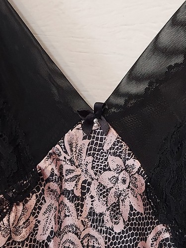 Ropa de dormir Gilligan & O'Malley rosa y negro de encaje quimise para mujer talla mediana - Imagen 4 de 8