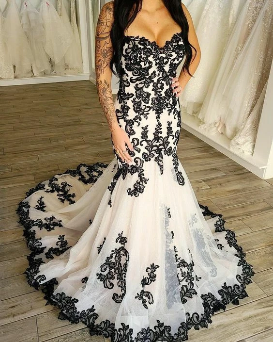Vestidos de novia góticos de sirena apliques de encaje negros sexy cuello en V vestidos de novia Foto 3 de 4