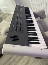 Dexibell Vivo S3Stage Piano - 73 keyboard