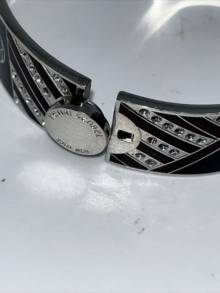 Brazalete Henry Bendel NY 2,5 pulgadas incrustado cristal de Swarovski plateado Foto 4 de 4