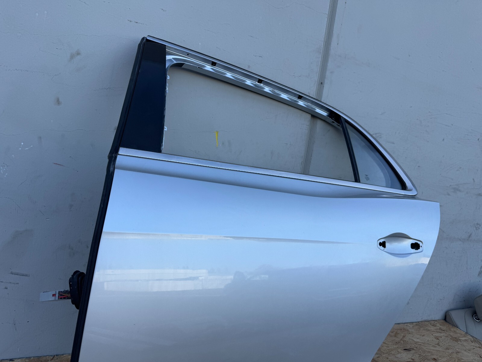 REAR LEFT DRIVER DOOR SHELL COVER BENTLEY FLYING SPUR OEM (2013-2018)