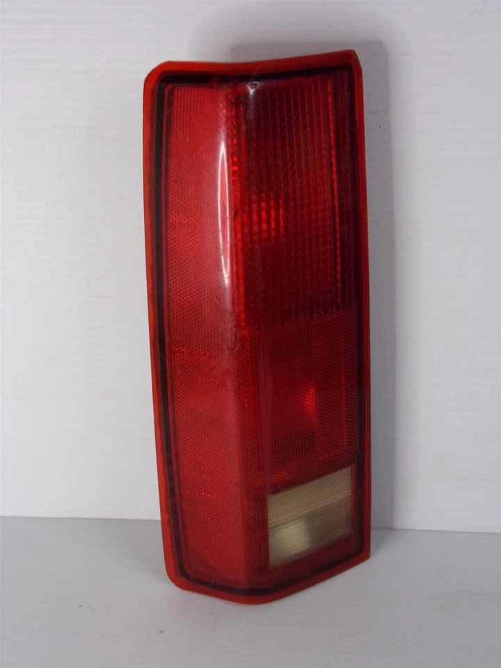 Luz trasera Chevrolet Astro GMC Safari 1985-2005 OEM 16502447 99 01 02 03 04 05 Foto 2 de 4
