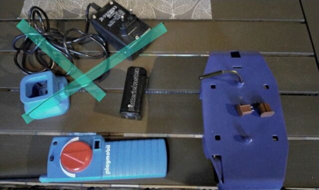*Playmobil Ersatzteil: Antrieb RC-4010/11 mit Quarze Batteriek. Fernbedienung! *Playmobil Ersatzteil: Antrieb RC-4010/11 mit Quarze Batteriek. Fernbedienung!