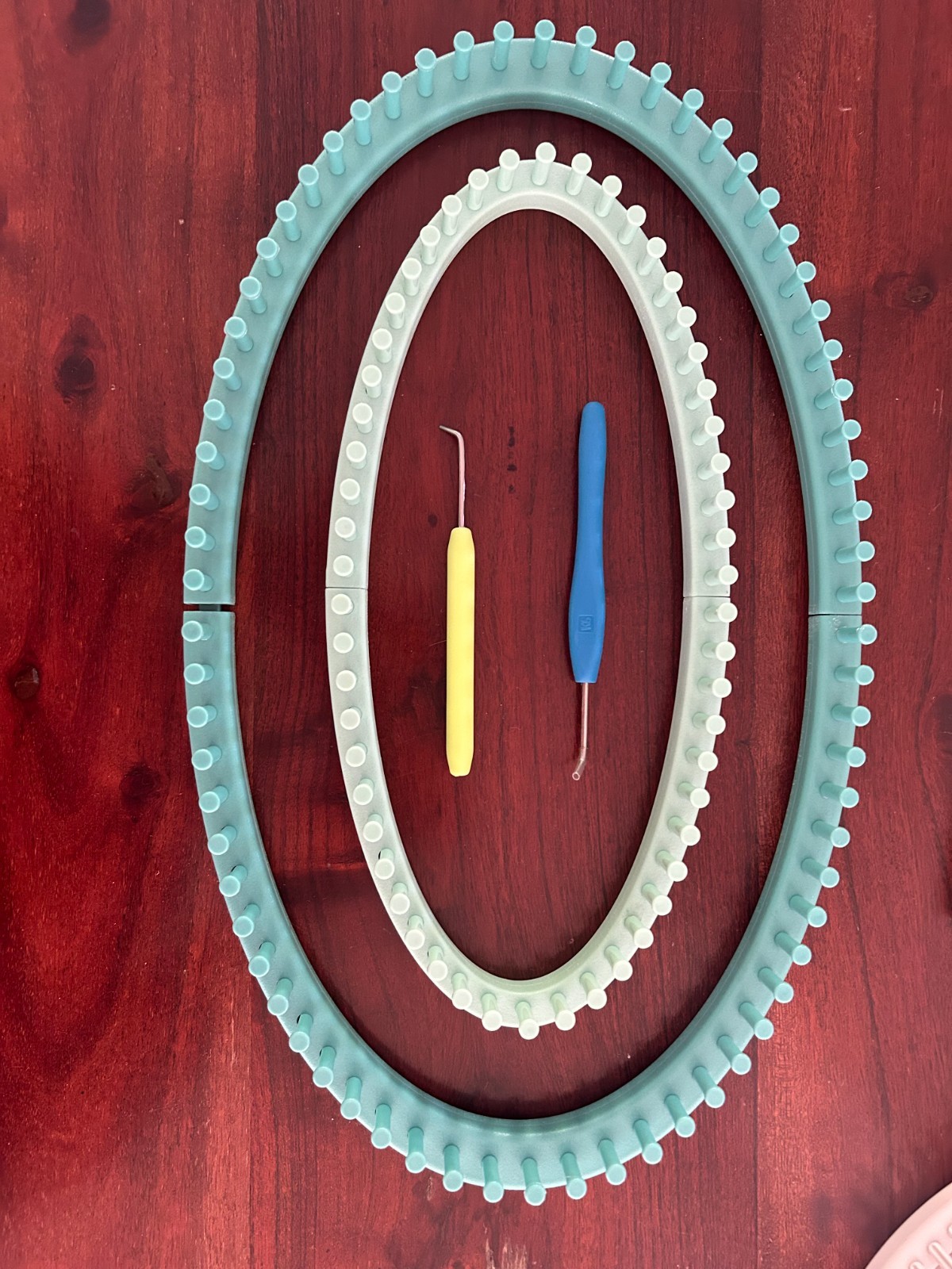 crochet loom blue/light blue 2 pack with 2 blue/yellow loom hooks