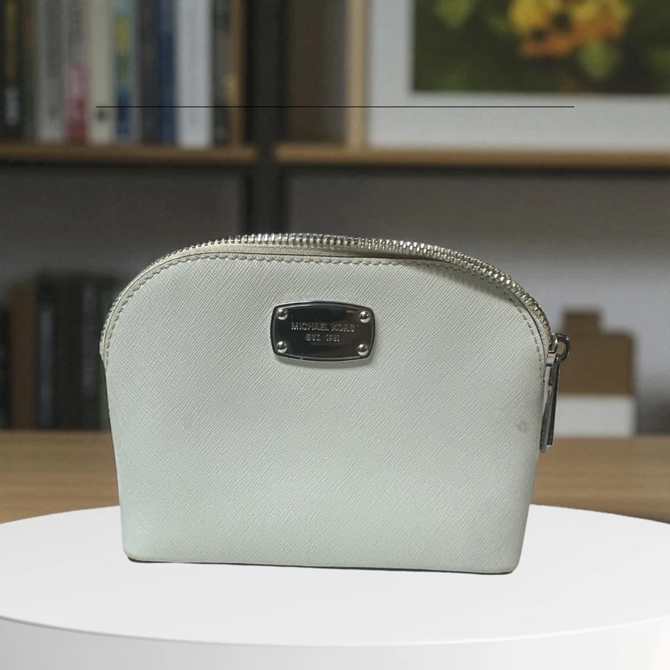 Michael Kors Straw Rosalie Tote Handbag with makeup bag/matching white wallet - Image 4 of 4