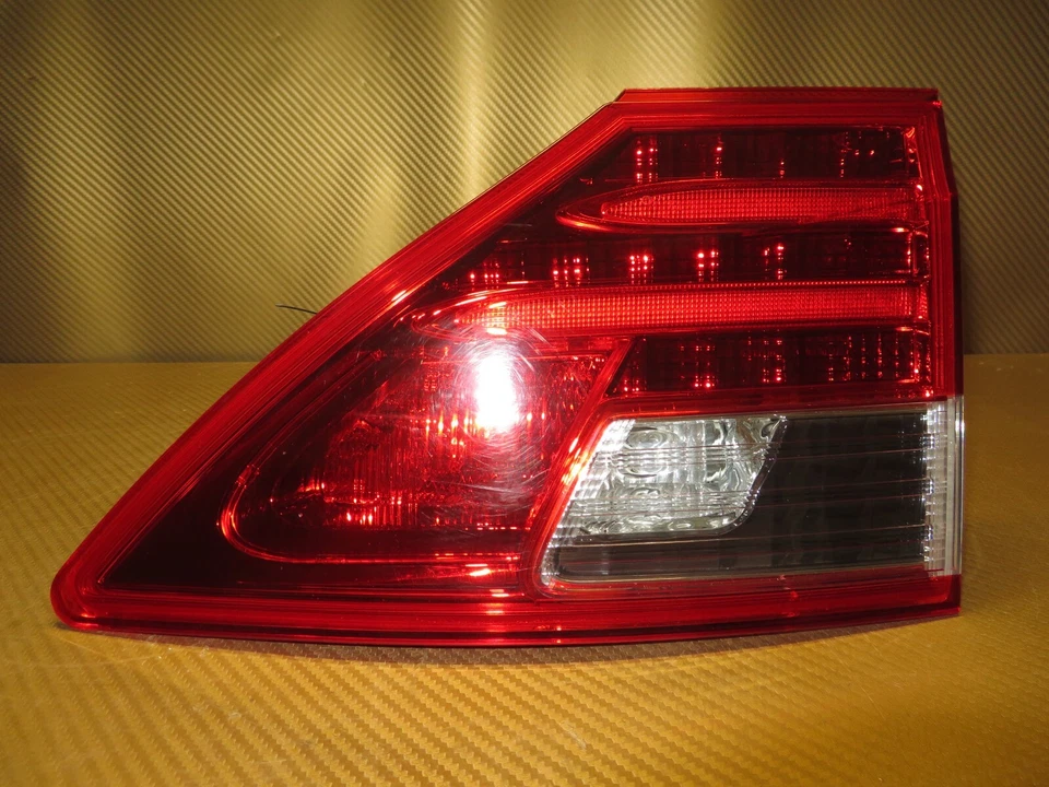 Luz de freno interior para pasajeros IS350C IS250C 2010-2015 OEM 81581-53110 derecha *probada* Foto 3 de 4
