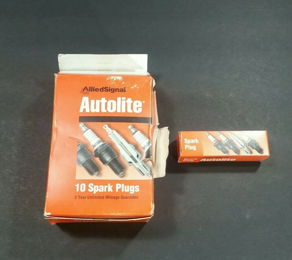 Autolite 13 Spark Plugs Lot of Ten Plugs 