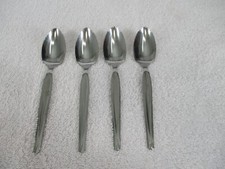 Stainless Steel Silver Grapefruit Citrus Fruit Set of 4 Serrated Spoons 5.5 Inch