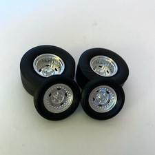 1:18 Weld Convo pro Wheels the Wrinkled Rear Tires
