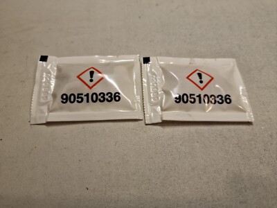 2 x GENUINE VAUXHALL 4ML  GREASE LUBRICANT SACHETS     MULTI USE        90510336