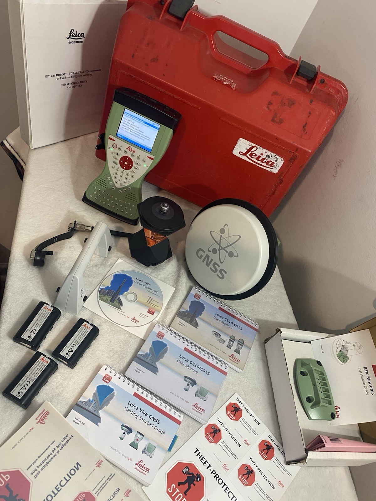 Leica GS15 GNSS Receiver GPS/Glonass/L2 with CS15 Data Collector and GRZ122