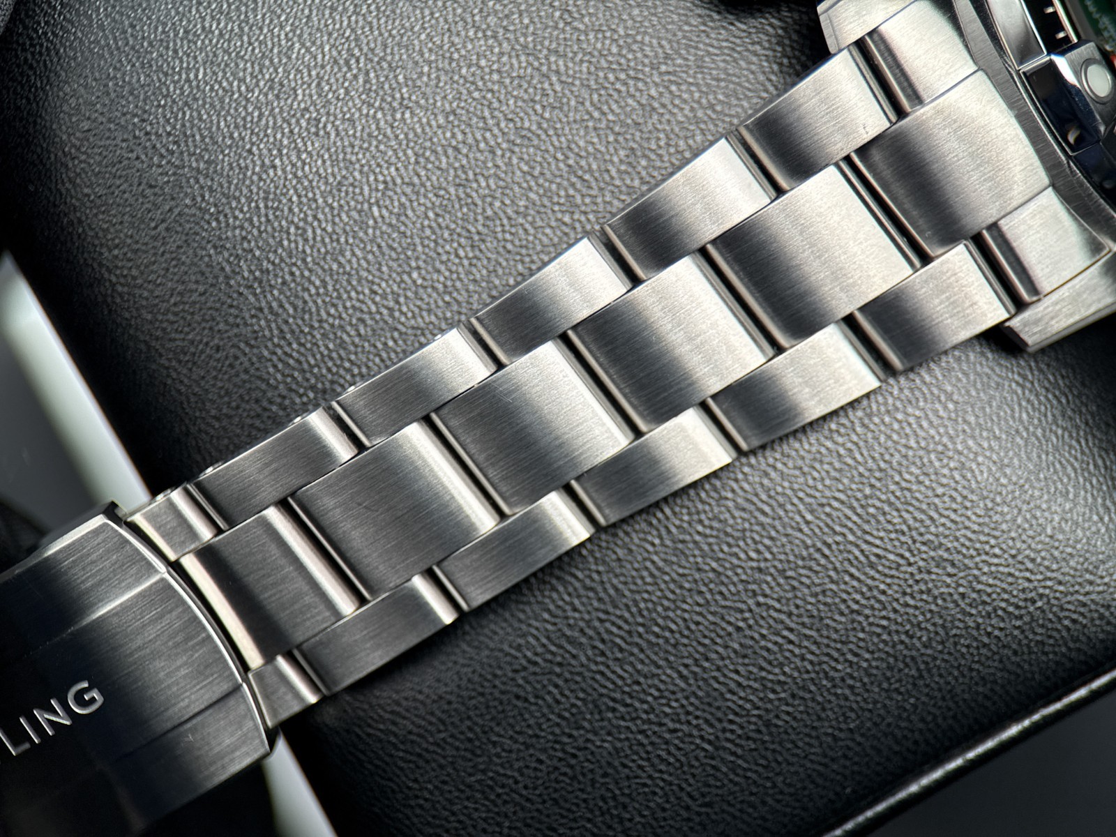 Breitling Avenger Automatic 42 A17328101L1A1 Gree… - image 8